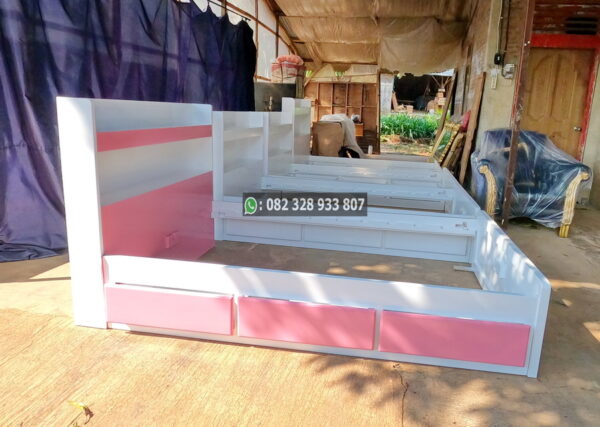 Tempat Tidur Anak Perempuan Warna Pink Kombinasi Putih Minimalis1 - Tempat Tidur Anak Perempuan Warna Pink Kombinasi Putih Minimalis