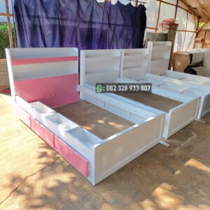 Tempat Tidur Anak Perempuan Warna Pink Kombinasi Putih Minimalis2 300x300 - Papan Nama Meja Polisi Ukiran Naga