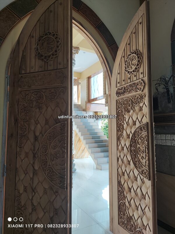 IMG 20230427 092742 - Pintu Masjid Nabawi yang Memukau dengan Kayu Jati Tua Jepara
