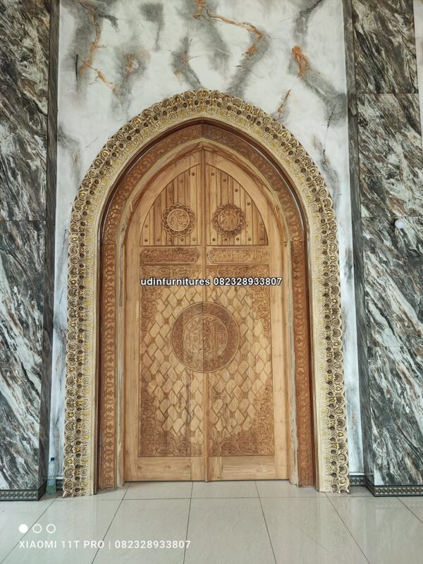 IMG 20230427 092917 - Pintu Masjid Nabawi yang Memukau dengan Kayu Jati Tua Jepara