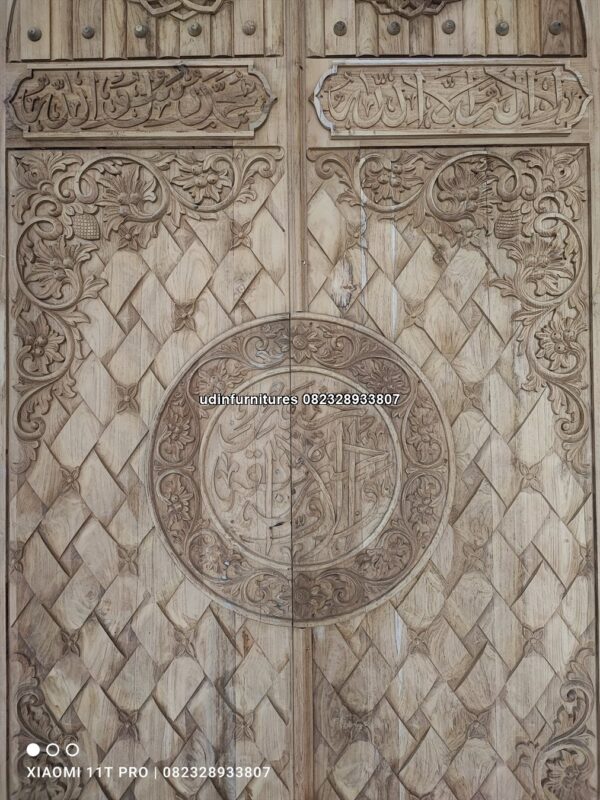 IMG 20230427 092928 - Pintu Masjid Nabawi yang Memukau dengan Kayu Jati Tua Jepara