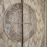 Pintu Masjid Nabawi yang Memukau dengan Kayu Jati Tua Jepara