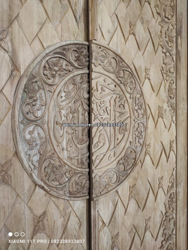 IMG 20230427 093420 - Pintu Masjid Nabawi yang Memukau dengan Kayu Jati Tua Jepara