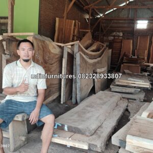 IMG 20230505 091450 300x300 - Meja makan trembesi blok Utuh ALami minimalis terbesar di Jepara