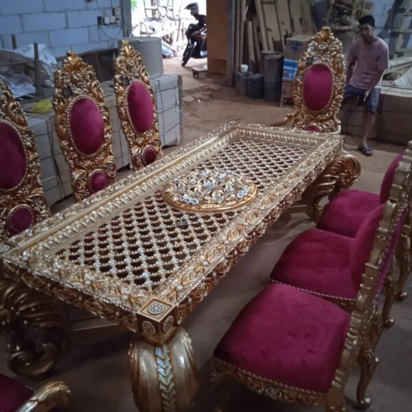 cebe5ac8 543d 41d3 b2bc ca8b3e4f2450 - Set Meja Makan Mewah Ukiran Royal Kayu Jati