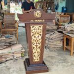 Podium Mimbar Minimalis Warna Salak Kombinasi Gold Ukiran Full Kayu Jati