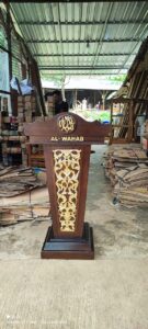 Podium Mimbar Minimalis Warna Salak Kombinasi Gold Ukiran Full Kayu Jati