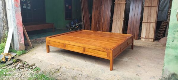 b7c98f8b f5d0 4c7b b1a0 498c6a4352e1 - Tempat Tidur Minimalis Custom Blok Full Kayu Jati