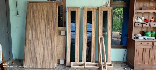 0e5d4d15 dd72 49d2 8592 3dfa3783edcd - Pintu Rumah Minimalis Modern Terbaru Full Kayu Jati