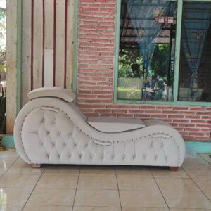 6b9a5261 1084 4859 a4f2 f73b75e1a23b 300x300 - Kursi Sofa Tantra Kamasutra Kursi Pasutri Warna Cream Kain Bludru Rangka Full Kayu Jati