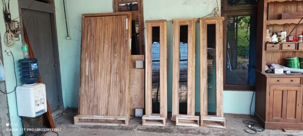 6f275cac 1a24 4805 92ea 7fa72ba942d6 - Pintu Rumah Minimalis Modern Terbaru Full Kayu Jati