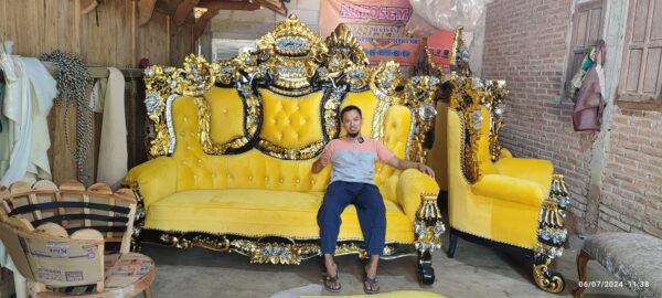 d6294836 7939 4372 bba2 39937499ad52 scaled - Sofa Tamu Mewah Elegant Ukiran Terbaru Custom Order Full Kayu Jati