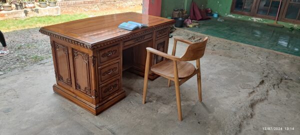 8ab319c8 d828 4bd1 8936 1031226dc99e scaled - Meja Kantor Kerja Meja Direktur Meja Multifungsi Ukiran Mewah Full Kayu Jati