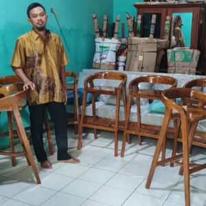 830ee530 7779 472f a26e 522661031c59 300x300 - Kursi Bar Minimalis Mewah Full Kayu Jati Terbaru