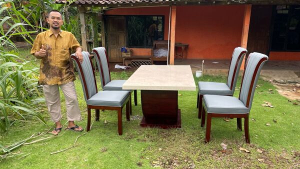 06139683 74b4 4b00 9a57 964670bd0a04 - Kursi Meja Makan Marmer Stella 4 kursi Mewah Minimalis Full Kayu Jati