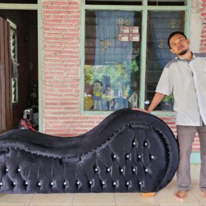 06822a8d 11be 4258 bfe3 6f83c1bdcc99 300x300 - Sofa Tantra Kamasutra Warna Hitam Bludru Rangka Full Kayu Jati