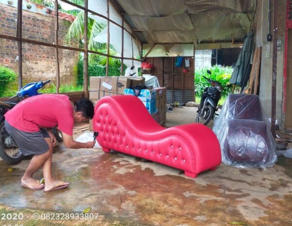 24f00f12 f3be 4630 9304 59da91aba20f - Kursi Tantra Chair kursi sofa Kamasutra Kursi Cinta Kayu Jati
