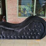 Sofa Tantra Kamasutra Warna Hitam Bludru Rangka Full Kayu Jati