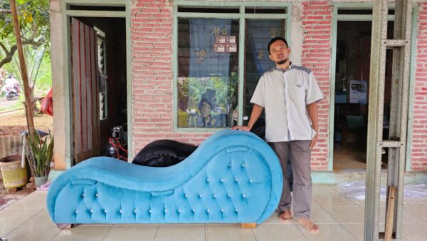49177dde 34d7 4dfb 9802 c56281f768de - Sofa Tantra Kamasutra Warna Custom Biru Bludru Rangka Full Kayu Jati