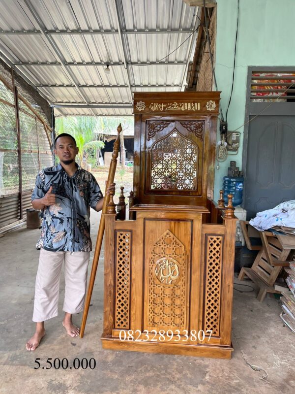 4f6267fa afb0 42ff 8c34 95b6fc6fd73c - Mimbar Masjid Modern Kekinian Minimalis Warna Melamin Natural Kombinasi Gold Full Kayu Jati