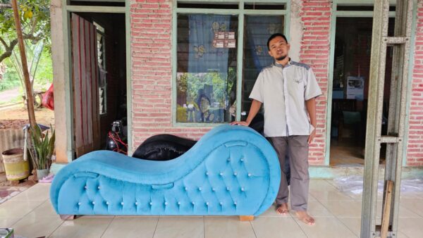 515cbc21 79a1 4bc9 a0ef 1c19601a90cc - Sofa Tantra Kamasutra Warna Custom Biru Bludru Rangka Full Kayu Jati
