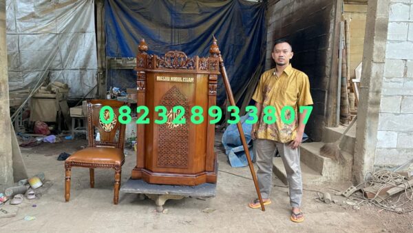 66784c06 c9e3 43c9 8f31 e88879033643 - Mimbar Podium Kursi Minimalis Plus Tongkat Ukiran Mewah Full Kayu Jati