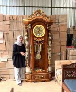 Lemari Jam Hias Rahwana Ukiran Full Kayu Jati
