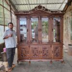 Lemari Hias Kaca Ukiran Full Kayu Jati