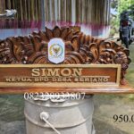 Papan Nama Meja Custom Ukiran Universitas Minimalis Full Kayu Jati