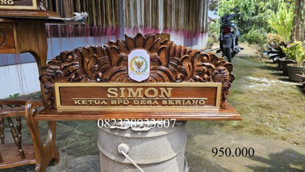 ffa8bc01 1085 4093 80d4 f10bd9aca853 scaled - Papan Nama Meja Minimalis Papan Nama Kepala Desa Full Kayu Jati