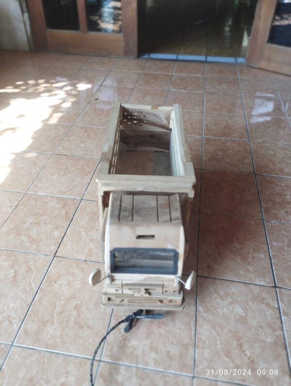 5884c26f 5a2e 4990 aa44 447eceb928f1 - Mainan Mobil Truk Anak Minimalis Kayu Jati