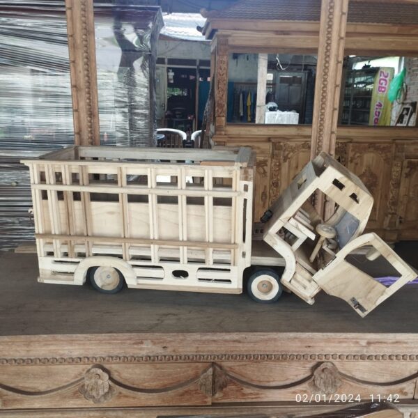 70b506d0 2e3d 4524 a814 0d5345610734 - Mainan Mobil Truk Anak Minimalis Kayu Jati