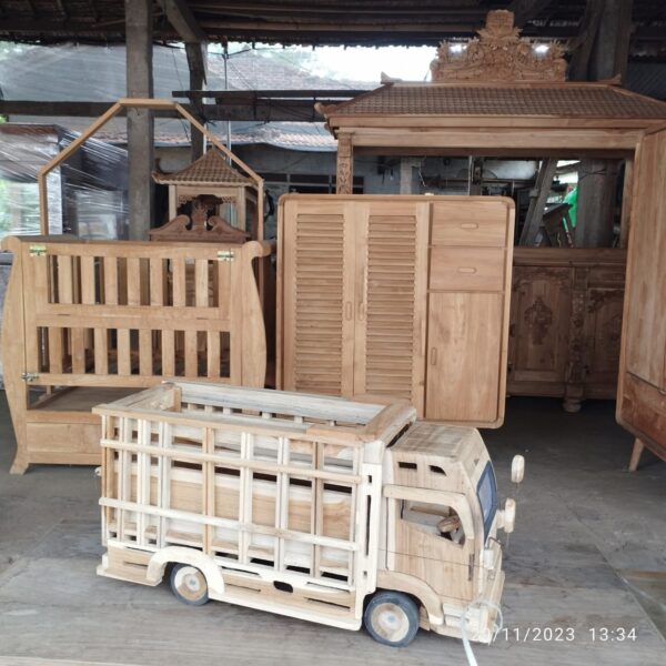 cc8e77c0 5c0d 4701 b395 1e428cad7dd1 - Mainan Mobil Truk Anak Minimalis Kayu Jati