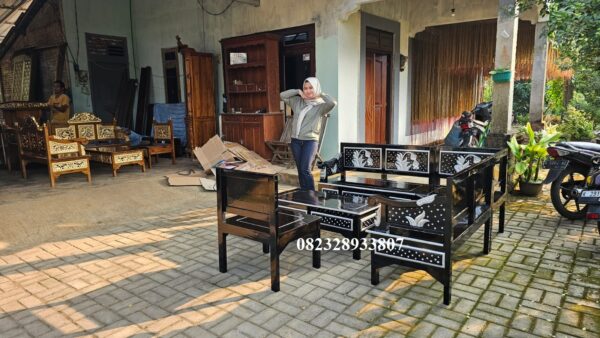 f06825dc 617a 41b1 963d f2d20e25fb54 - Kursi Tamu Minimalis Kursi Sudut Ukiran Warna Custom Full Kayu Jati