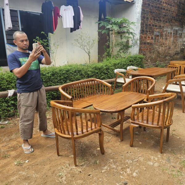216a7cc1 e5f6 47d0 a1b2 34d8844433cb - Kursi Tamu Betawi Full Set Minimalis Modern Kayu Jati