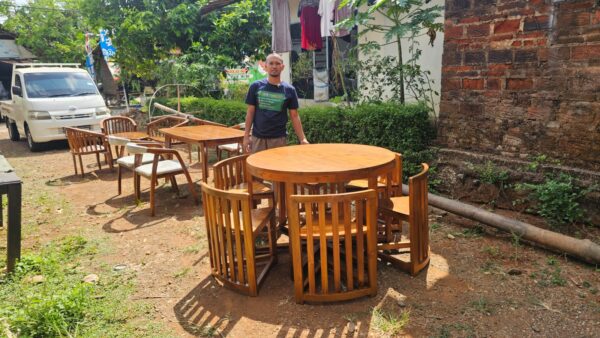 40f108fe 7bdc 429f b6d7 f6f5398c33a3 - Set Kursi Meja Makan Bundar 6 Kursi Minimalis Full Kayu Jati