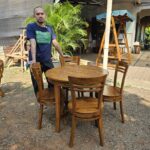 Kursi Meja Makan Bundar Motif Ukiran Kayu Jati
