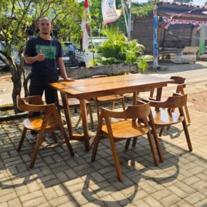 d4b55d90 88de 42af 9329 9cbcbcf8d879 300x300 - Kursi Cafe A Minimalis Kursi 6 Plus Meja Full Kayu Jati