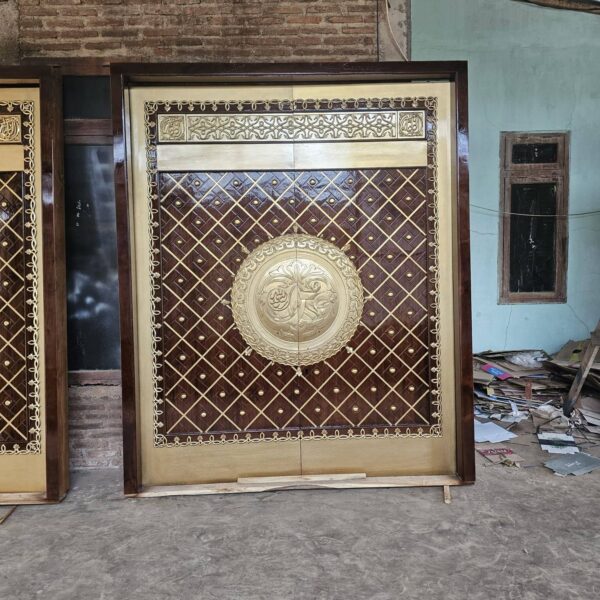 558676041 1152694850292875 5245268240172262366 n - Pintu Masjid Nabawi Ukuran 200 x 220 cm Kayu Jati Tua