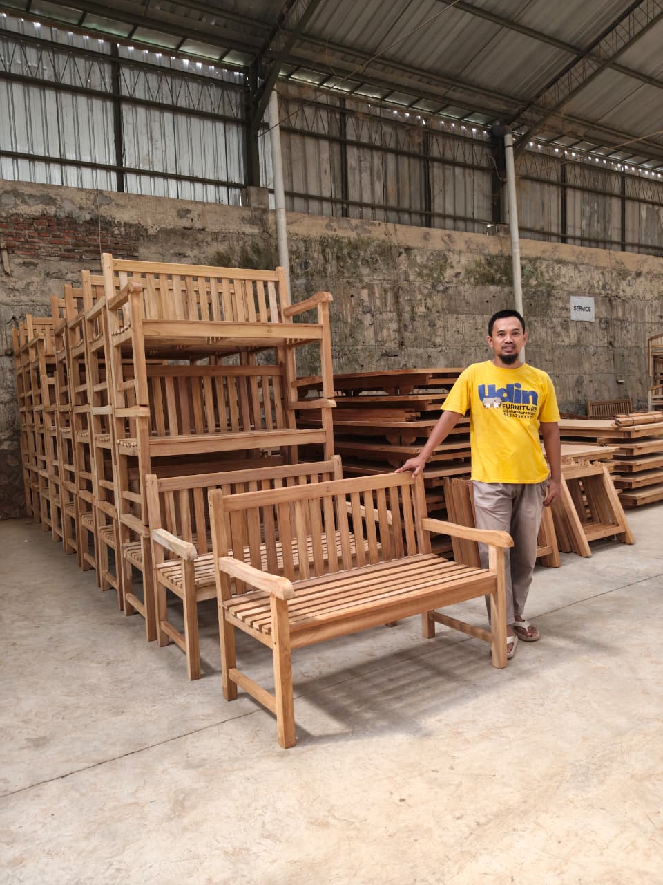 Minimalist Teak Garden Bench 7680aaae dc85 4a4e bcb8 120a51a37db7 - Minimalist Teak Garden Bench