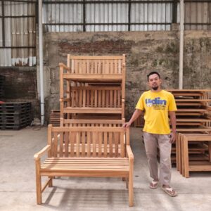 Minimalist Teak Garden Bench e0621aec 9e19 4625 8e9f b0821c44beff 300x300 - Minimalist Teak Garden Bench